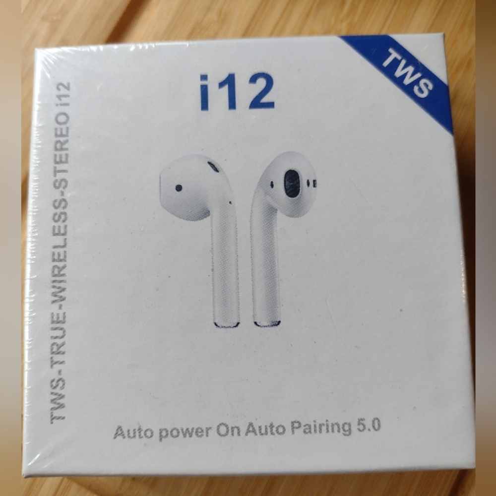 i12 Earphones